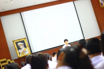 พี่นัทกำลังสอน Navigator