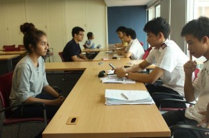 สัมภาษณ์กันเครียดเลย
